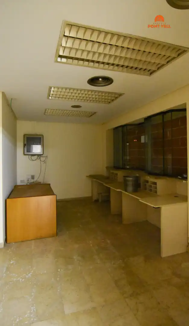 Local commercial à louer à La Bisbal d'Empordà, imagen 15