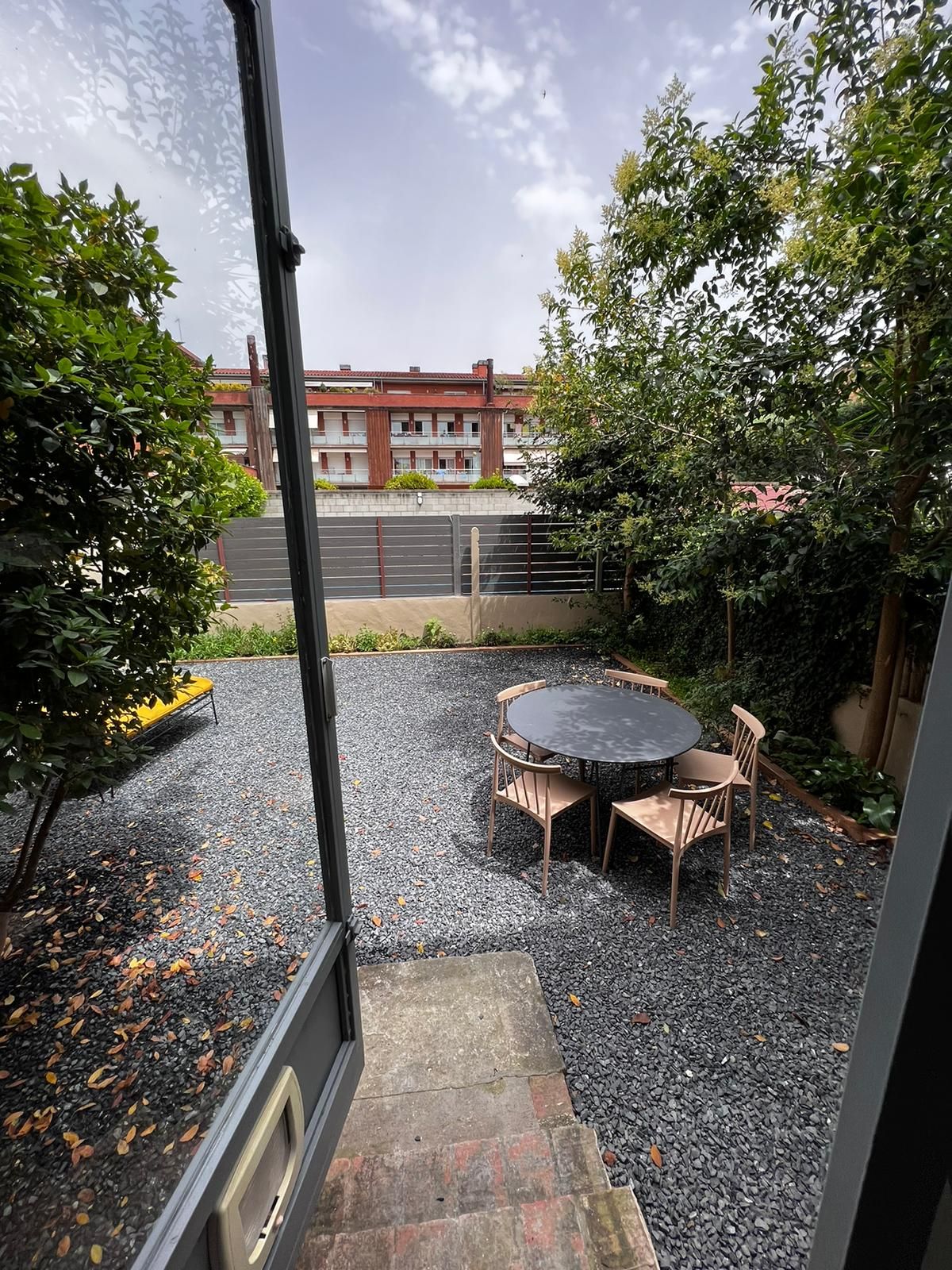 Planta baja de alquiler en Carrer de Josep Ametller i Viñas, Eixample Sud – Migdia