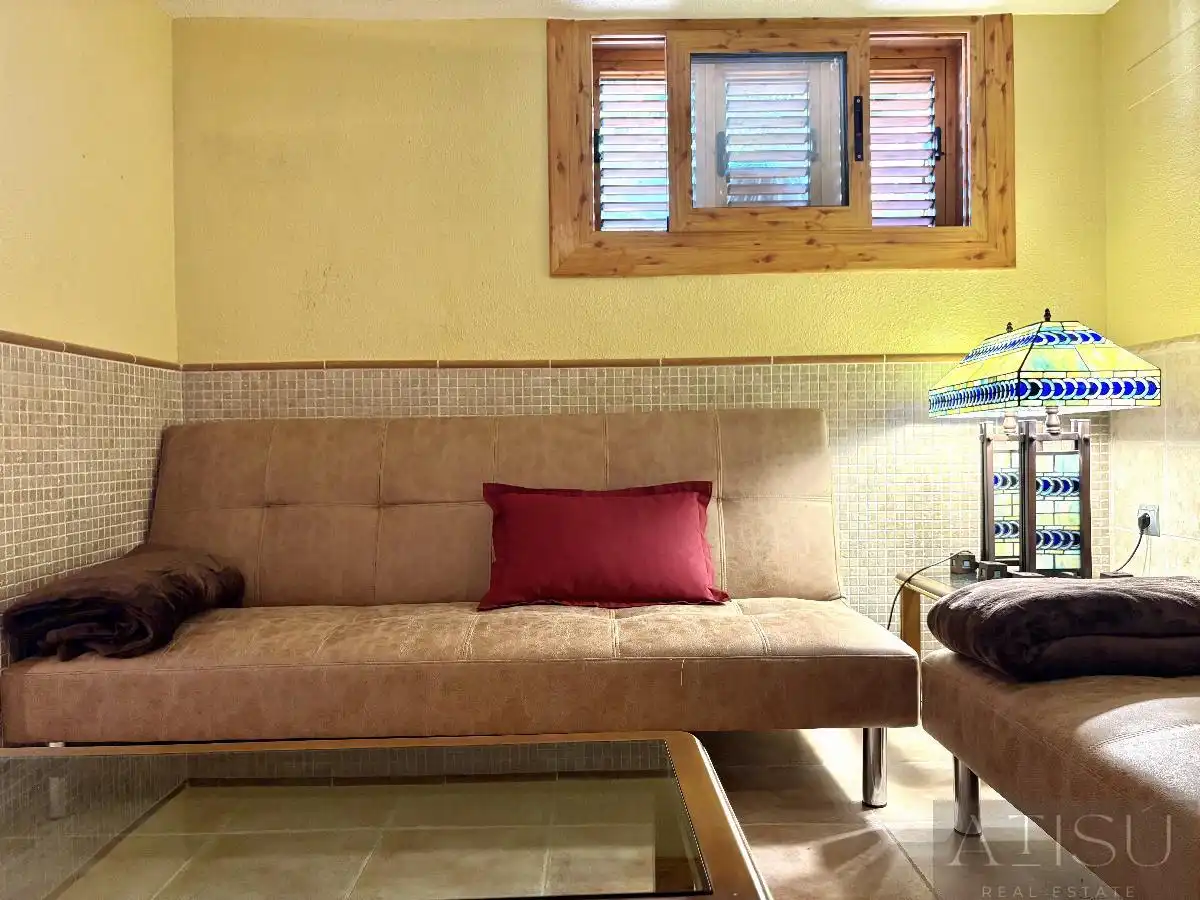 Wohnzimmer von Einfamilien-Reihenhaus zur Miete in El Campello mit Klimaanlage, Heizung und Abstellraum