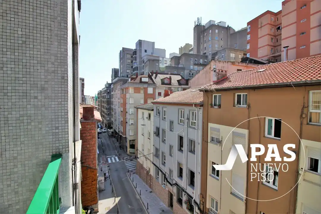 Vista exterior de Piso en venta en Santander con Balcón