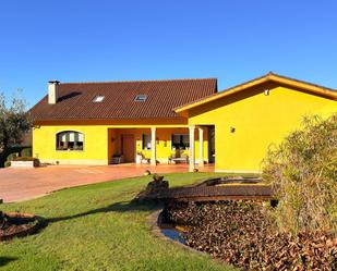 Vista exterior de Casa o xalet en venda en Ames amb Aire condicionat, Calefacció i Jardí privat