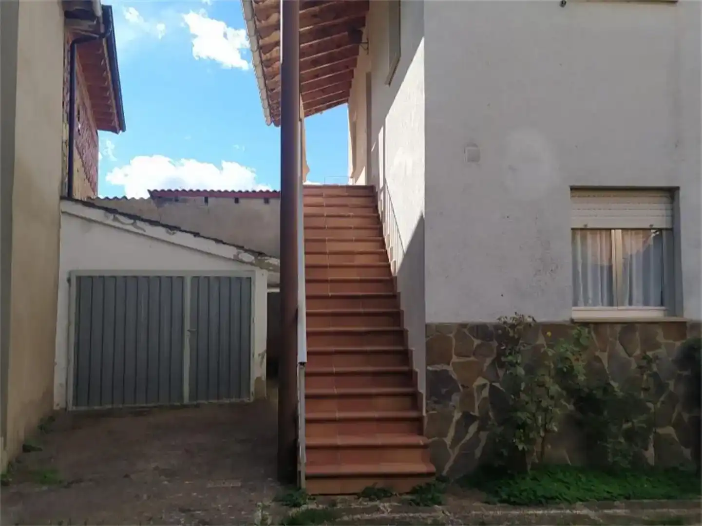 Vista exterior de Piso en venta en La Vecilla con Jardín privado, Trastero y Amueblado