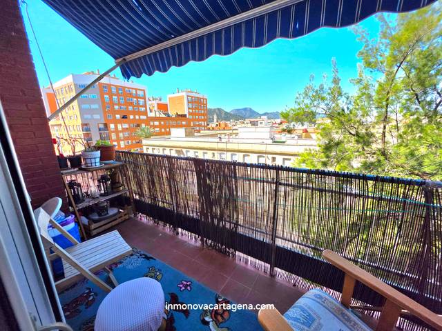 Piso en Venta en Calle Santiago Ramón Y Cajal, 106 en Ciudad Jardín