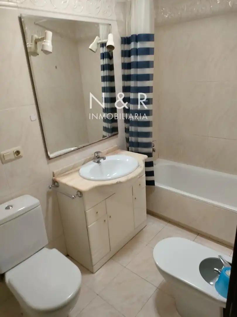 Baño de Piso de alquiler en Santiago de Compostela  con Calefacción