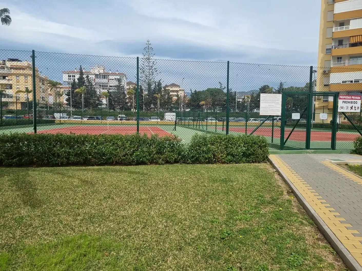Jardí de Estudi de lloguer en Algarrobo amb Aire condicionat, Calefacció i Terrassa