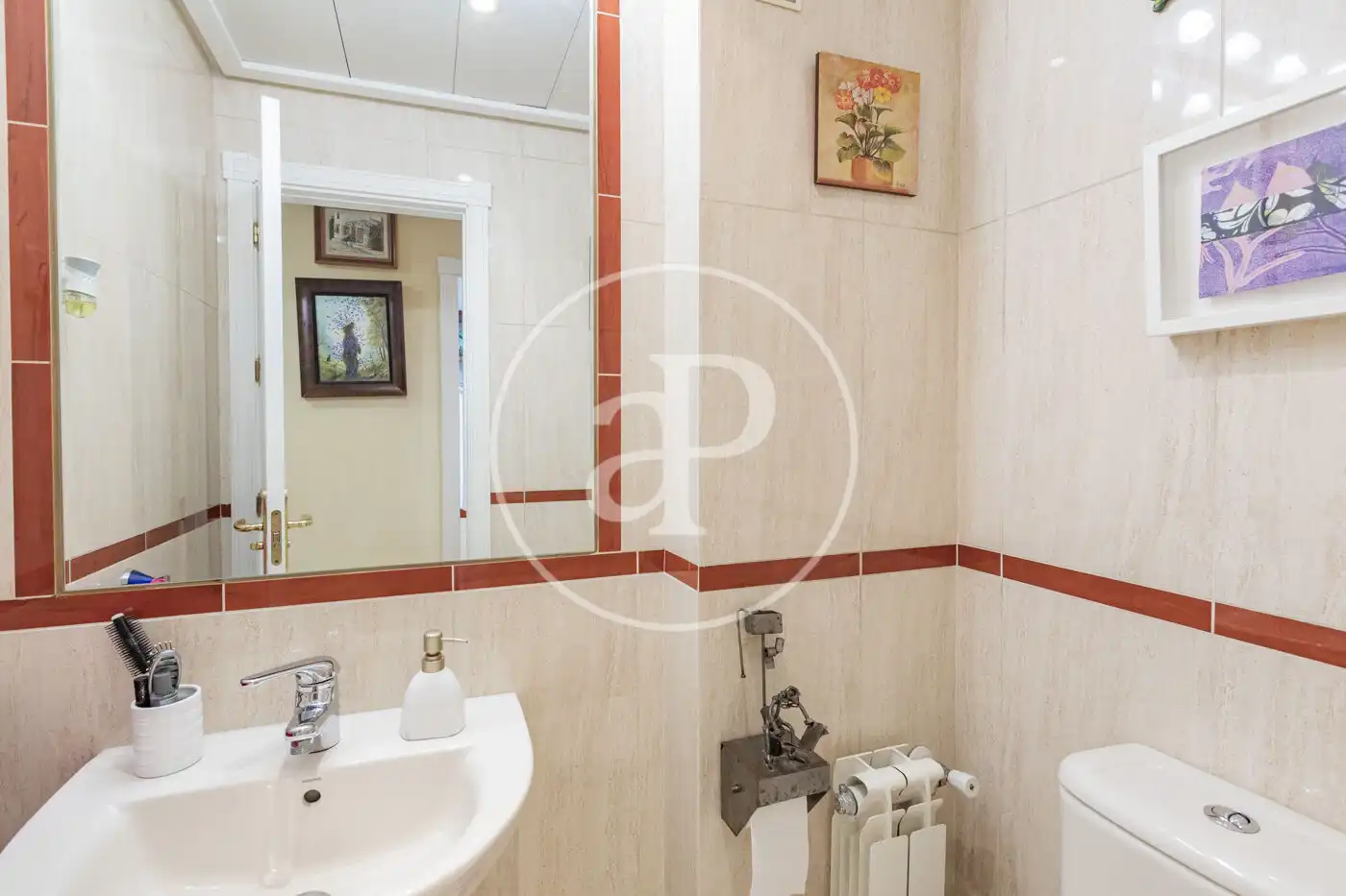 Baño de Casa adosada en venta en San Sebastián de los Reyes con Aire acondicionado, Calefacción y Jardín privado