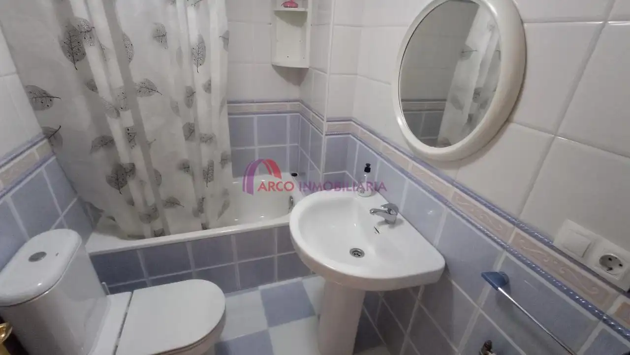 Bany de Apartament en venda en Burgos amb Calefacció i Balcó