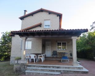 Vista exterior de Casa o xalet en venda en Moraña amb Jardí privat, Parquet i Traster