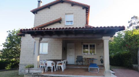 CASA CON TERRENO EN VENTA EN MORAÑA