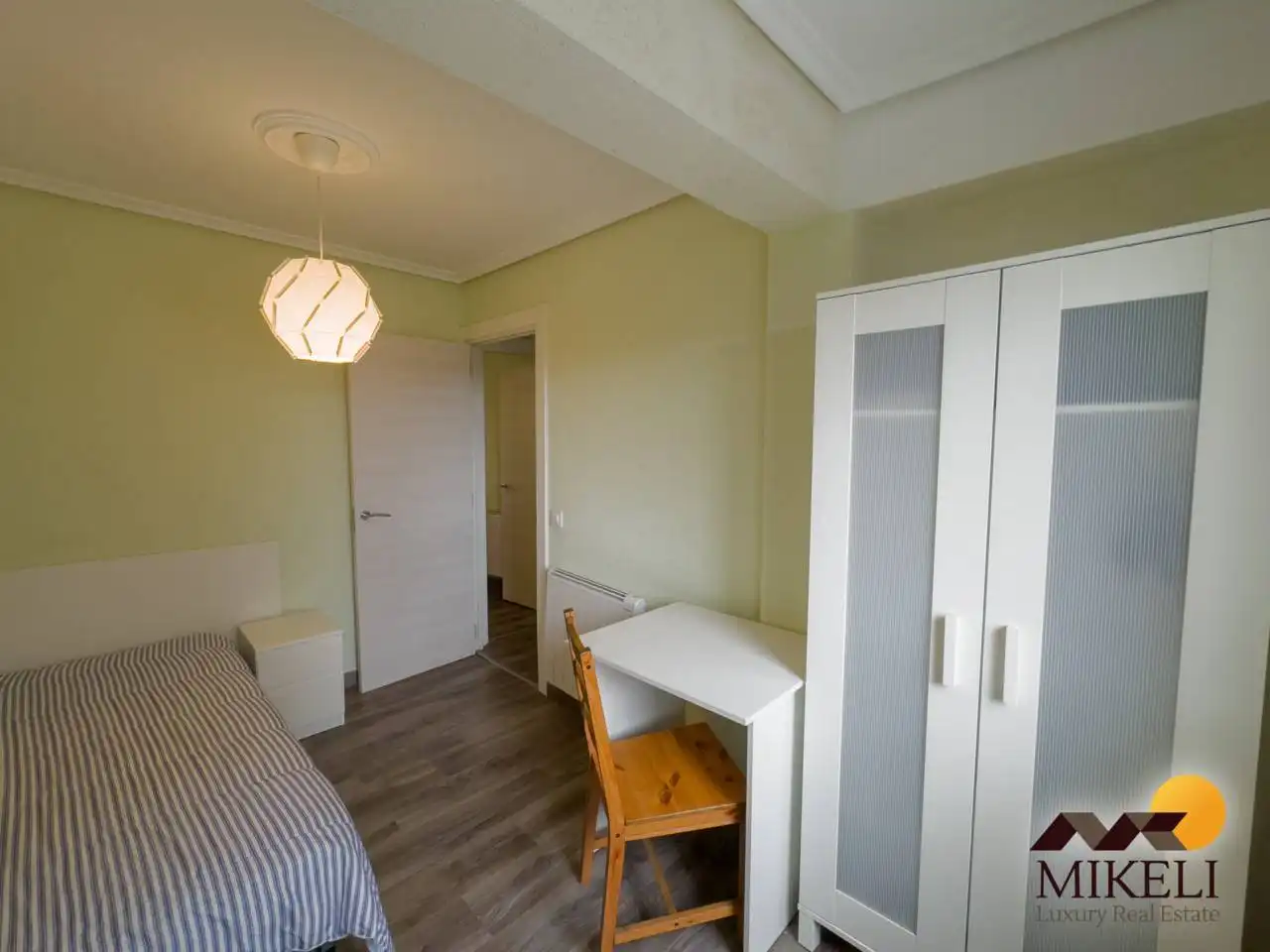 Schlafzimmer von Wohnung zur Miete in Santander mit Heizung, Terrasse und Möbliert