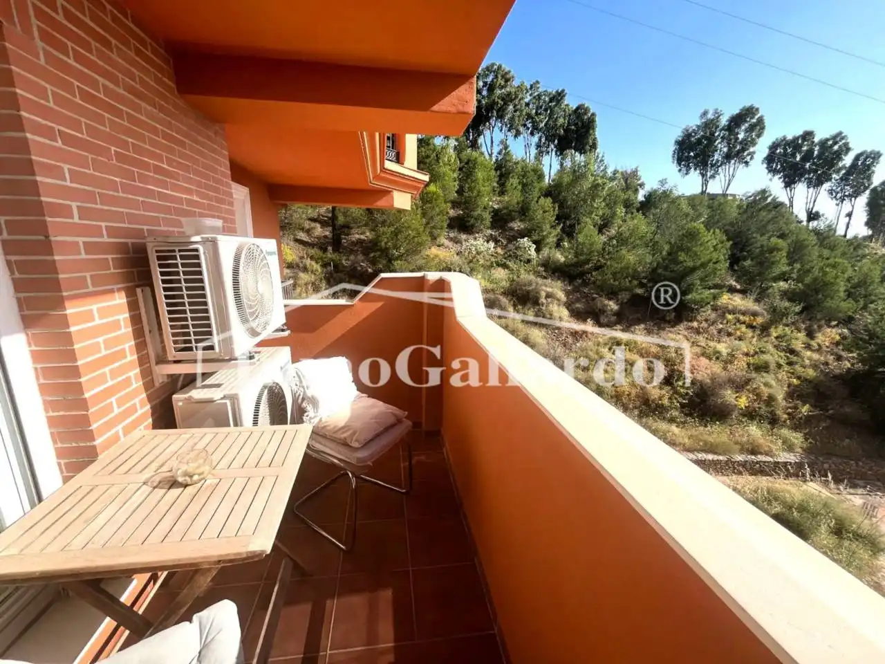 Außenansicht von Wohnung zum Verkauf in Rincón de la Victoria mit Klimaanlage, Terrasse und Abstellraum