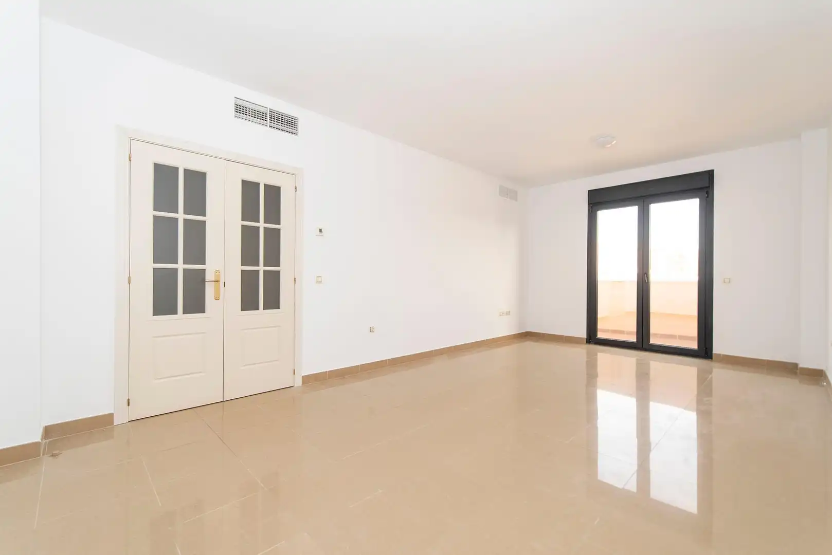 Wohnung mit Terrasse zum Verkauf in Castillo de Cumb. Mayores 6, imagen 5