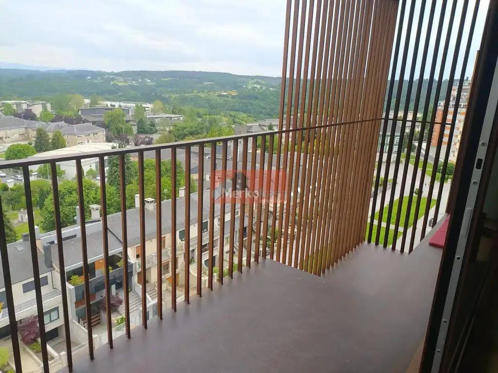 Terrassa de Estudi de lloguer en Lugo amb Calefacció, Terrassa i Traster