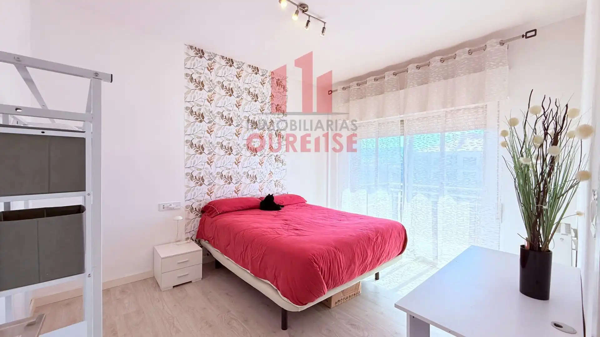 Bedroom of Flat for sale in Ourense Capital   with Heating, Storage room and Furnished