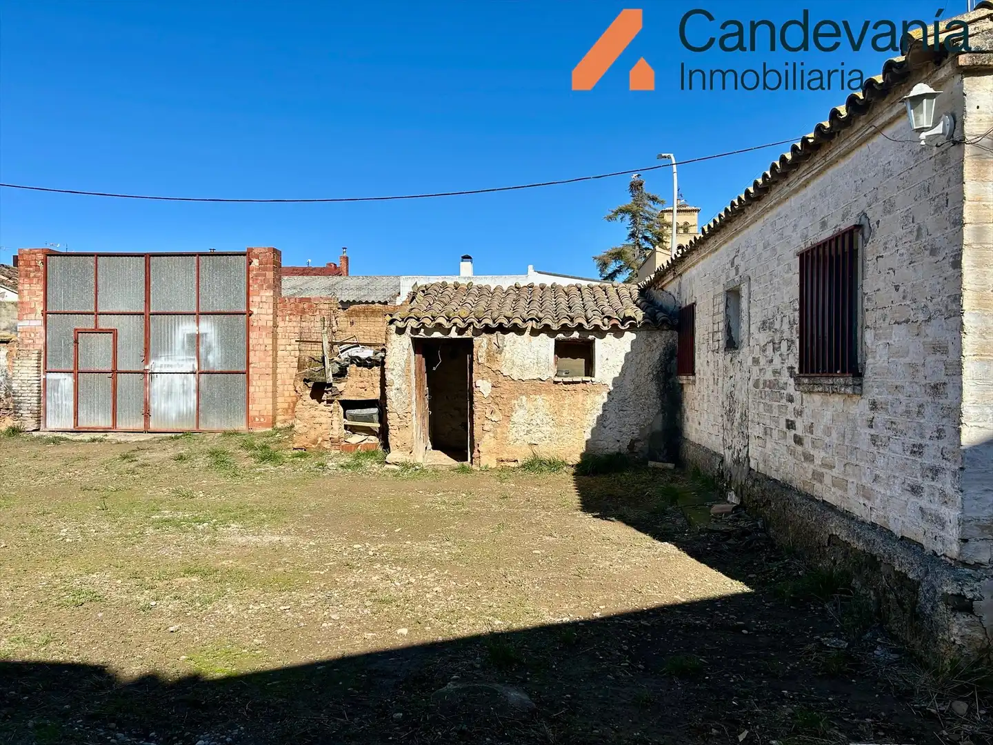 Vista exterior de Casa o xalet en venda en Zuera amb Jardí privat