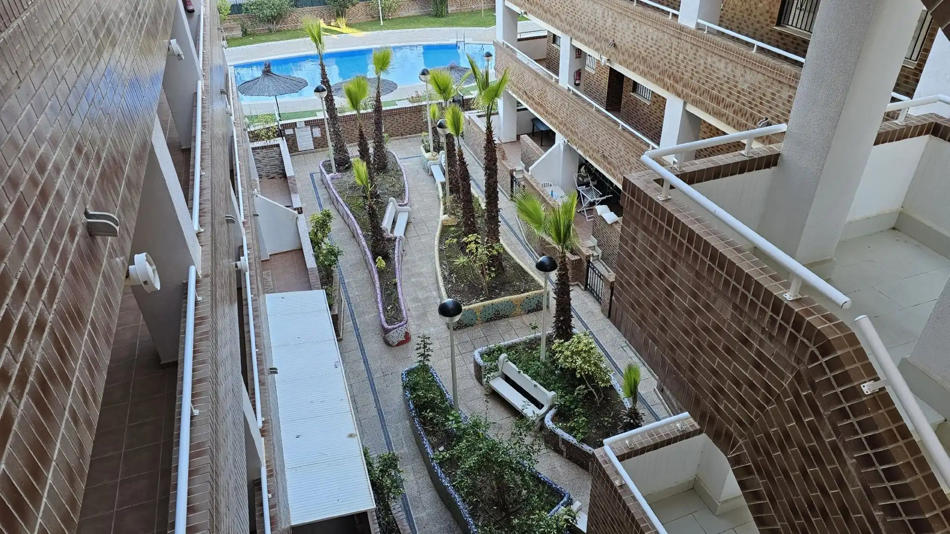 Schwimmbecken von Wohnungen zum Verkauf in Oropesa del Mar / Orpesa mit Klimaanlage, Heizung und Terrasse
