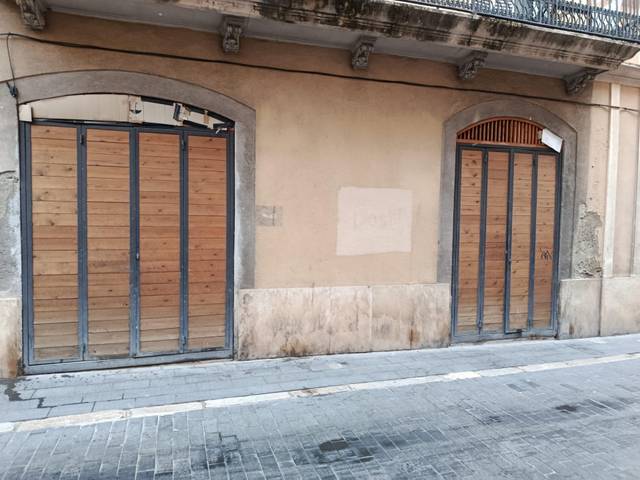 Local comercial en Alquiler en Centre Vila