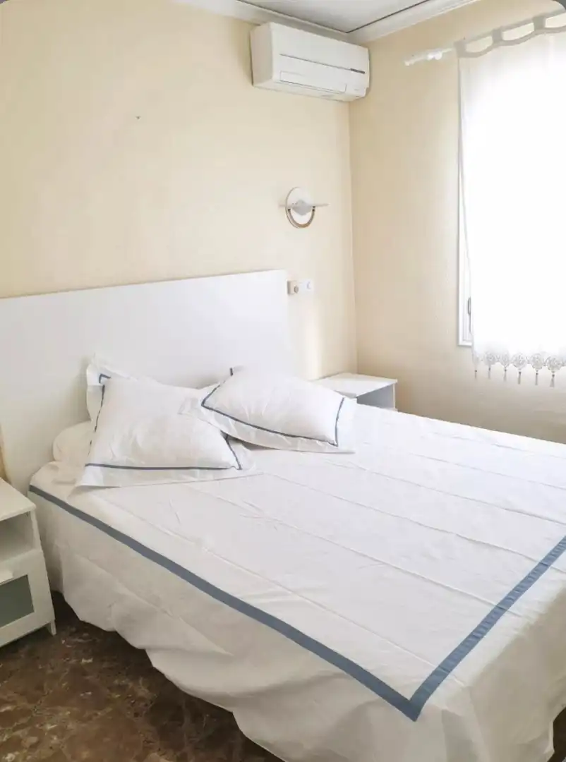 Habitación de Casa o chalet de alquiler en Oliva con Aire acondicionado, Calefacción y Jardín privado