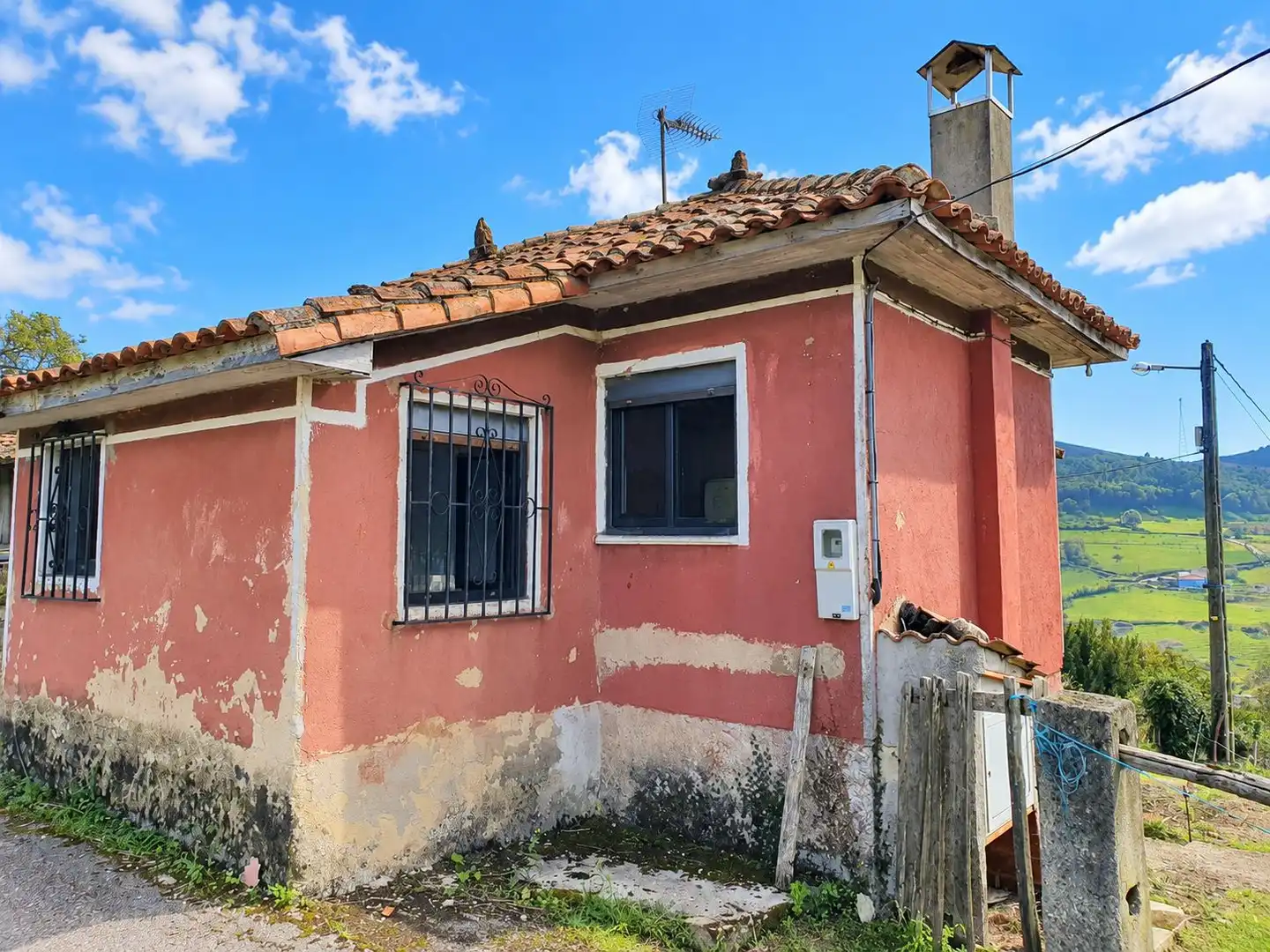Terraced house with garden for sale in Salas, imagen 2