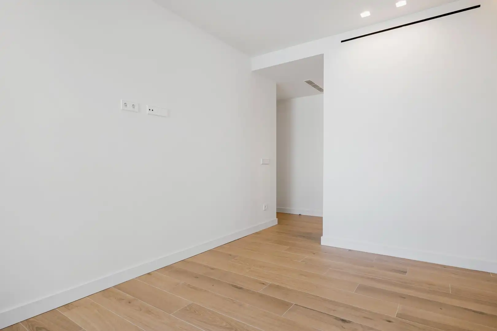 Apartamento con piscina en venta en Puerto Deportivo, imagen 17