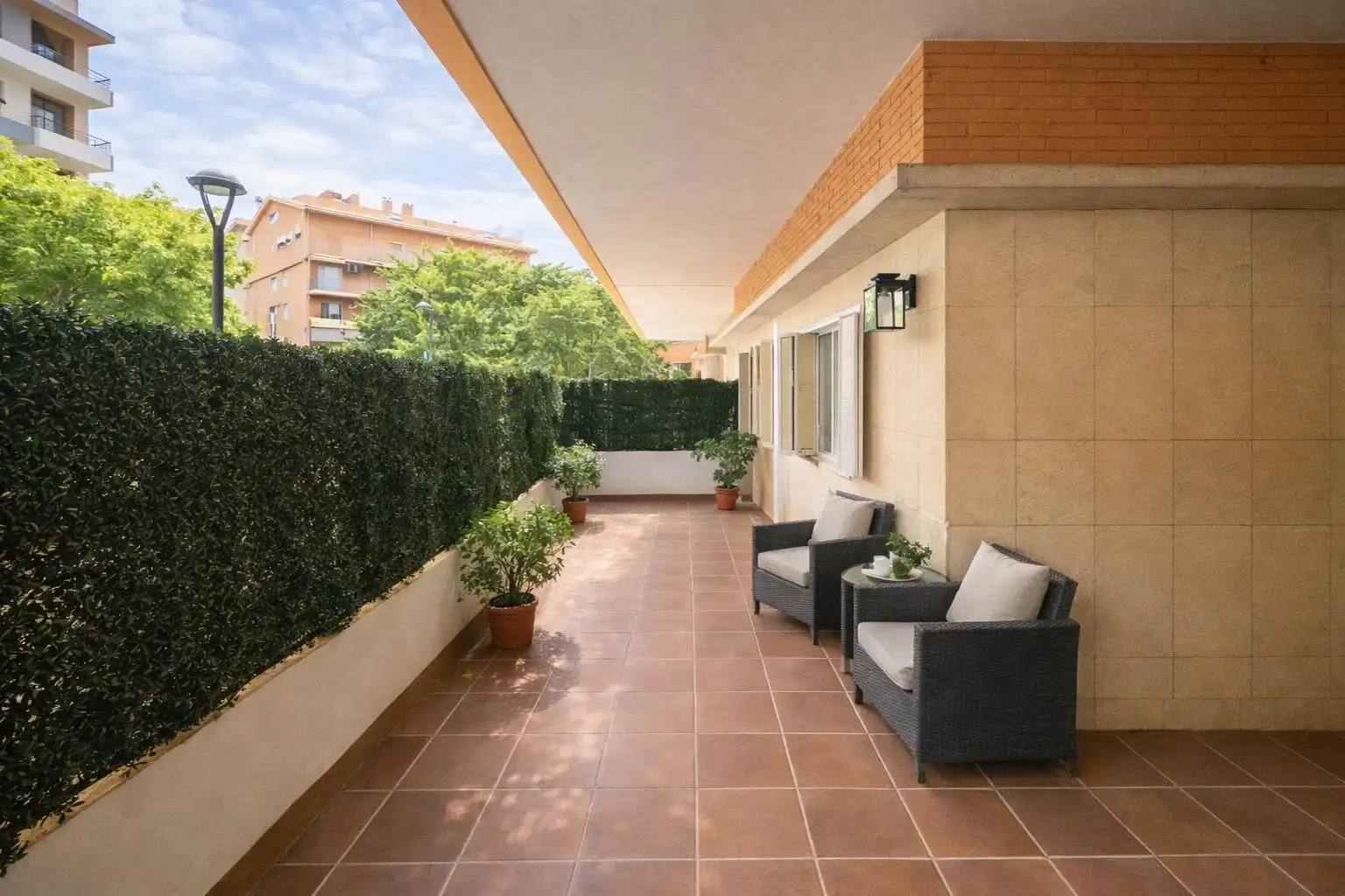 Terrasse von Wohnung zum Verkauf in  Tarragona Capital mit Klimaanlage, Heizung und Privatgarten