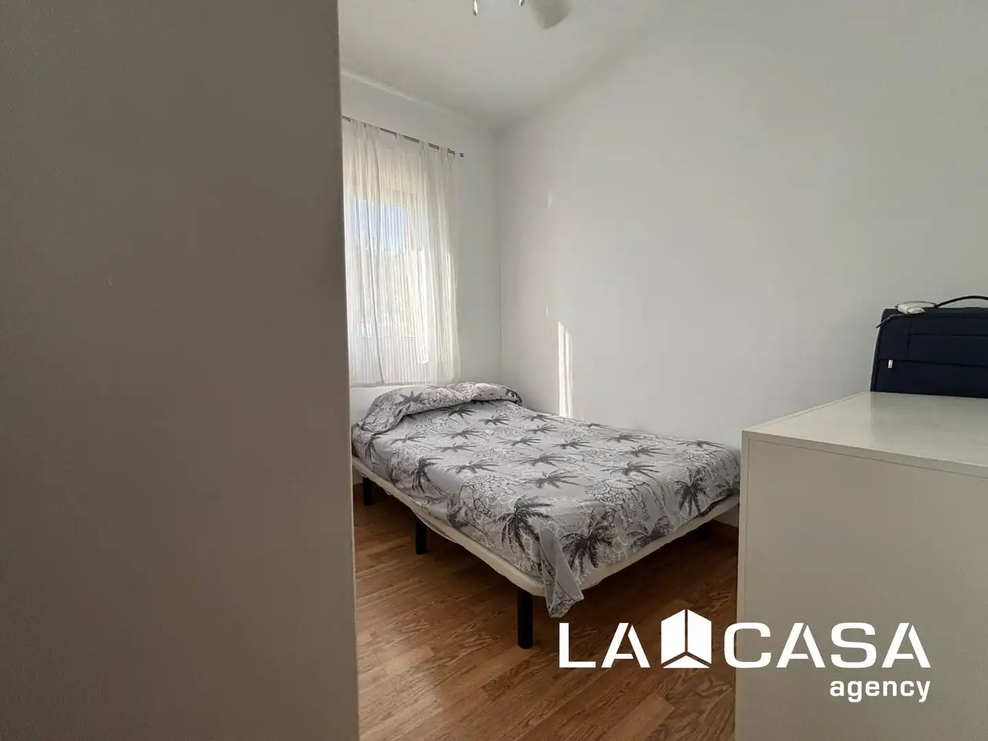 Habitación de Piso en venta en Dos Hermanas con Terraza y Piscina