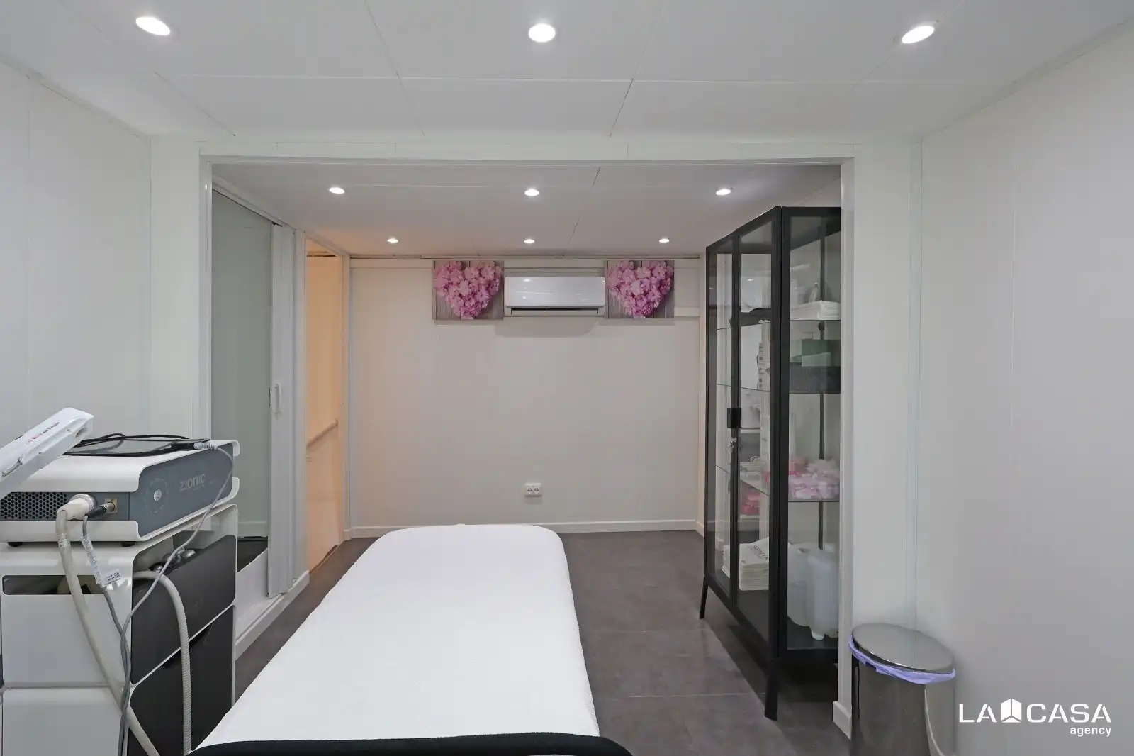 Business premises for transfer in Carrer de Blai, imagen 20