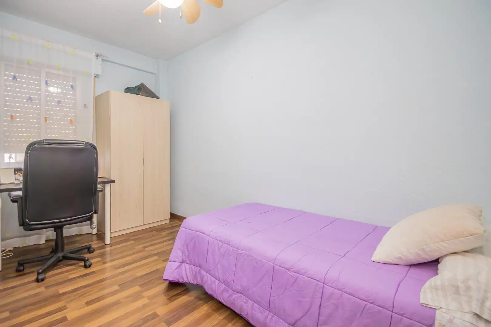 Habitación de Piso en venta en Sevilla con Aire acondicionado, Amueblado y Balcón