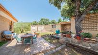 Jardí de Casa o xalet en venda en Villa del Prado amb Aire condicionat, Calefacció i Jardí privat