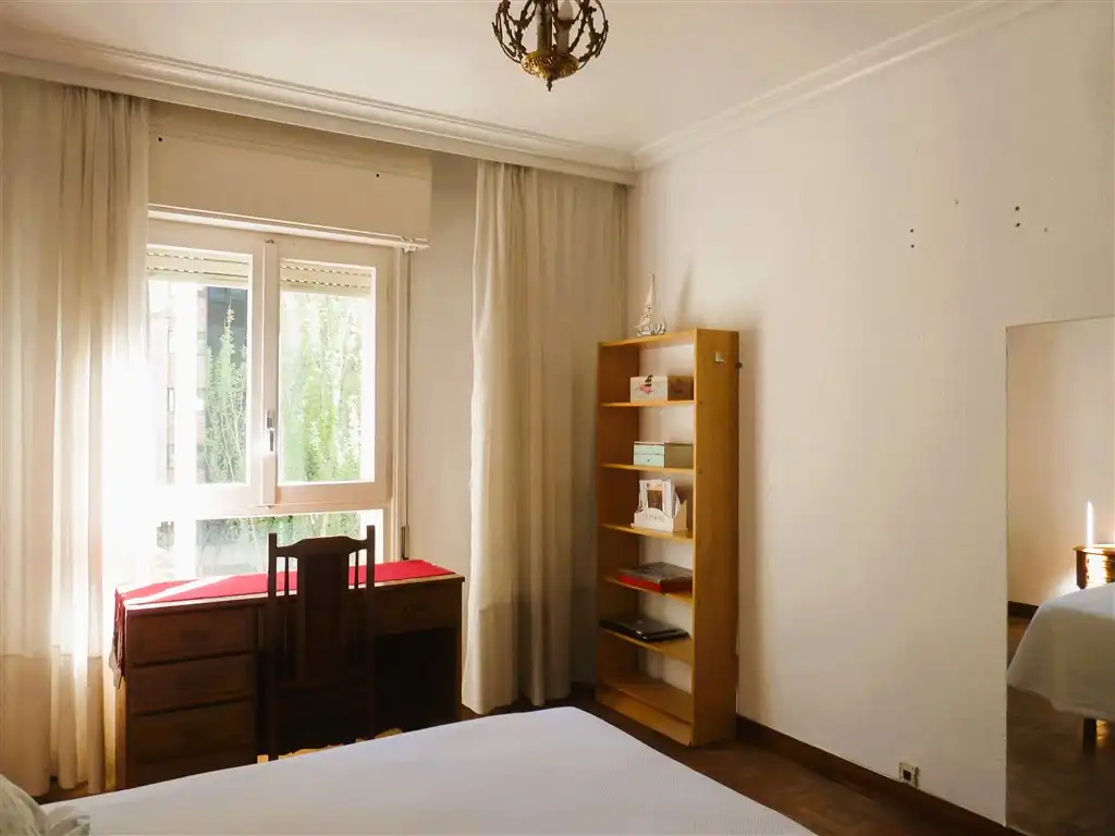 Habitación de Piso en venta en  Pamplona / Iruña con Calefacción, Parquet y Terraza