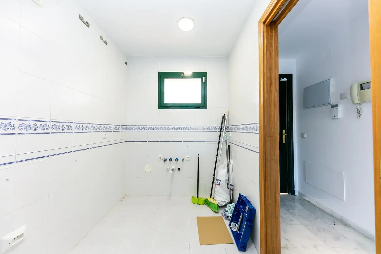 Baño de Planta baja en venta en Fuengirola con Aire acondicionado, Calefacción y Jardín privado
