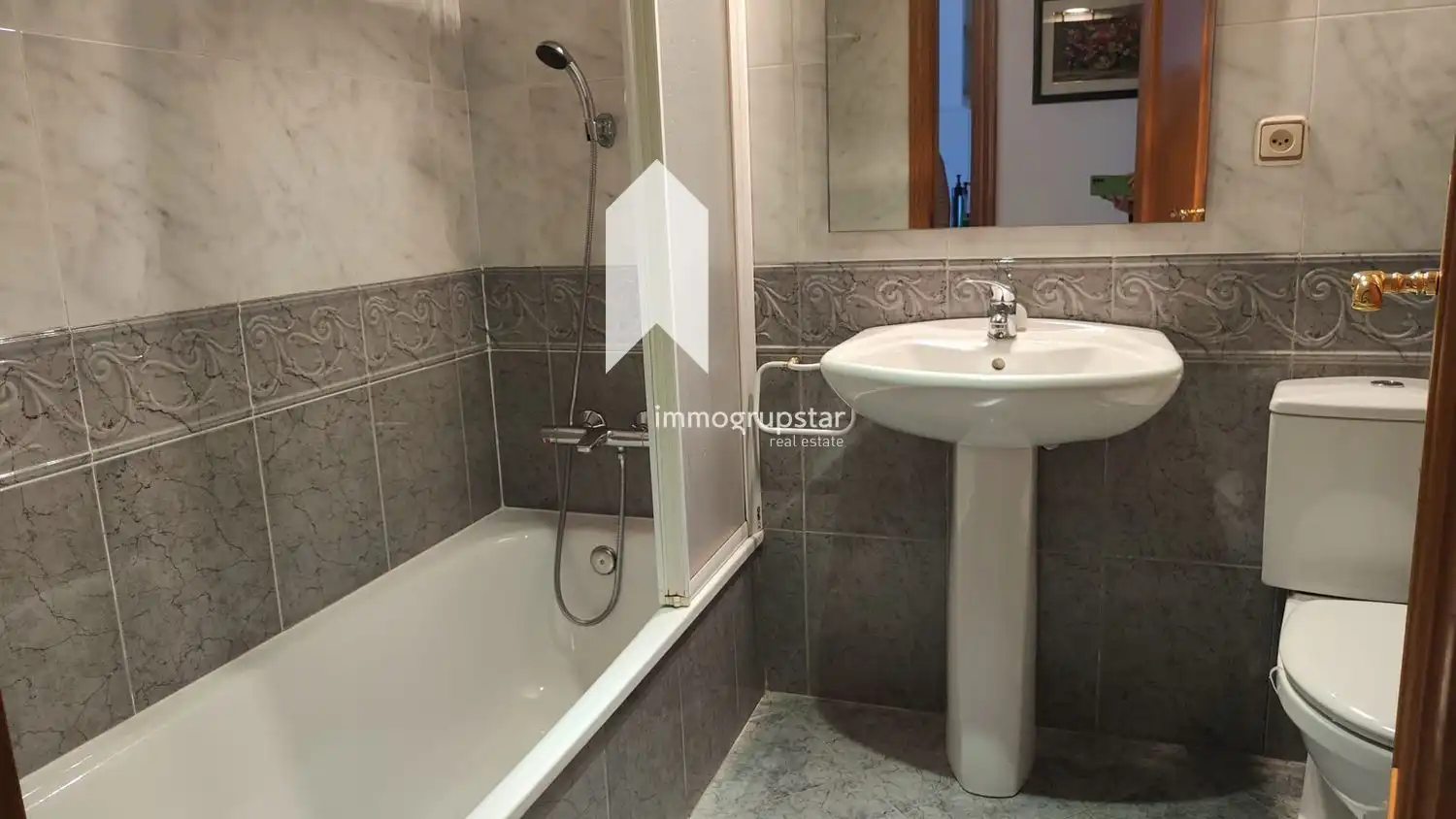 Badezimmer von Einfamilien-Reihenhaus zum Verkauf in Castell d'Aro, Platja d'Aro i s'Agaró mit Klimaanlage, Heizung und Terrasse
