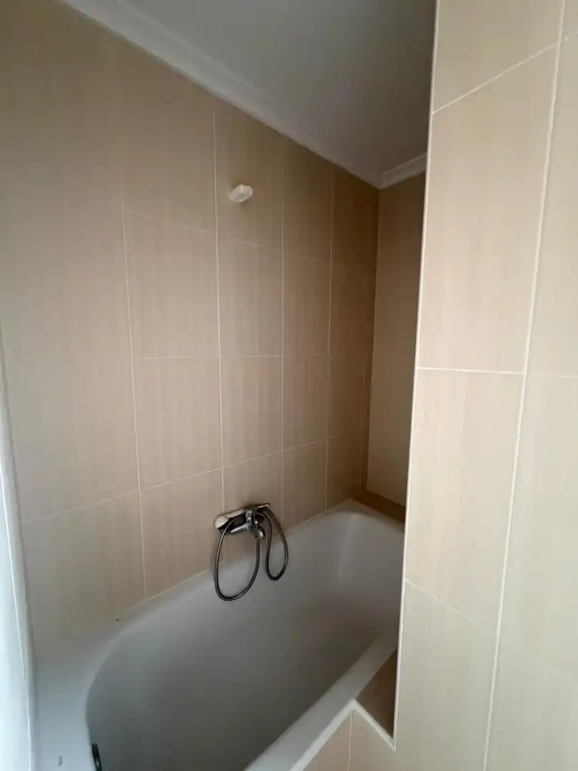 Baño de Piso en venta en Meruelo con Calefacción, Terraza y Piscina comunitaria