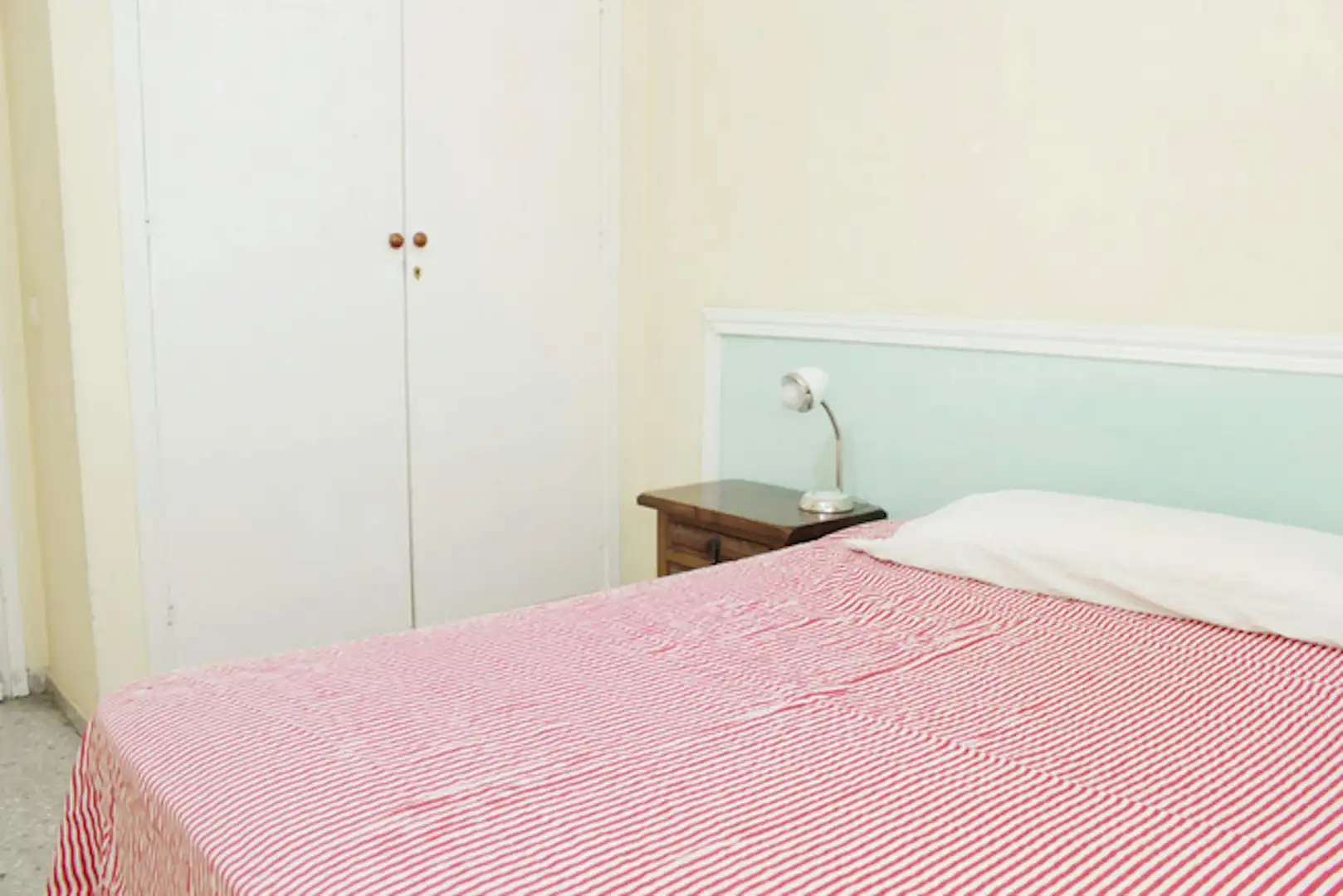 Habitación de Piso para compartir en Sevilla con Amueblado y Lavadora