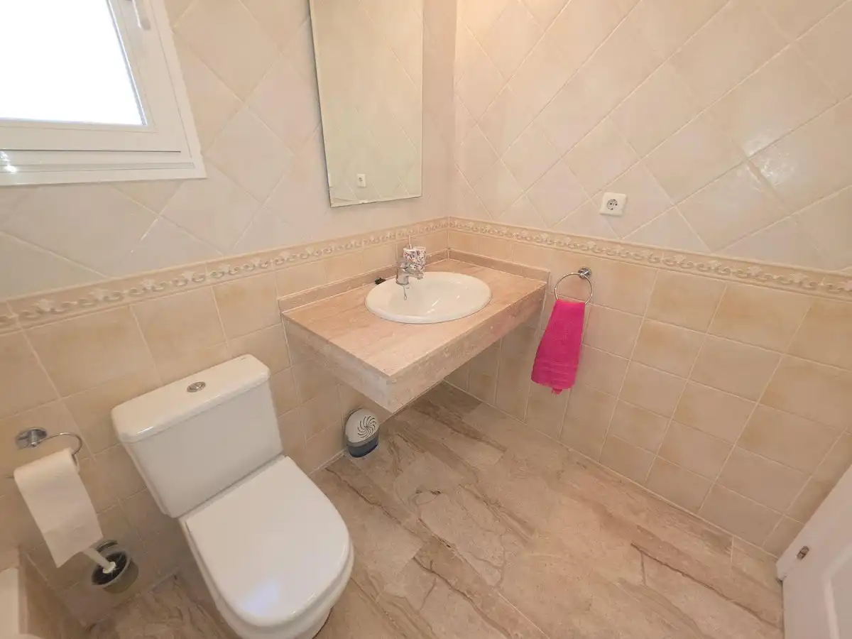 Badezimmer von Wohnungen zum Verkauf in Mijas mit Klimaanlage, Heizung und Terrasse