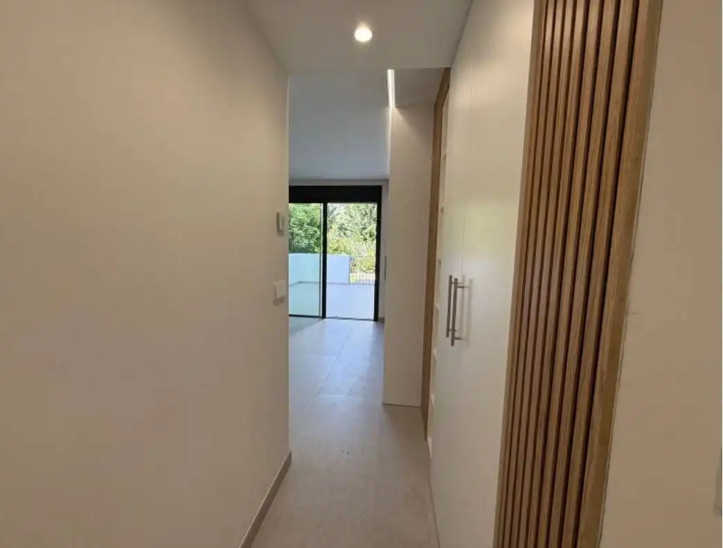Planta baixa en venda en Estepona amb Aire condicionat, Jardí privat i Terrassa