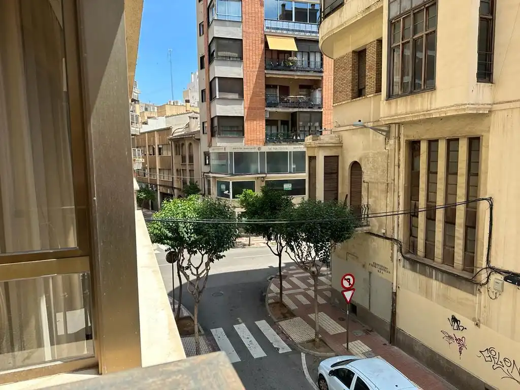 Vista exterior de Dúplex en venta en Castellón de la Plana / Castelló de la Plana con Aire acondicionado, Calefacción y Trastero