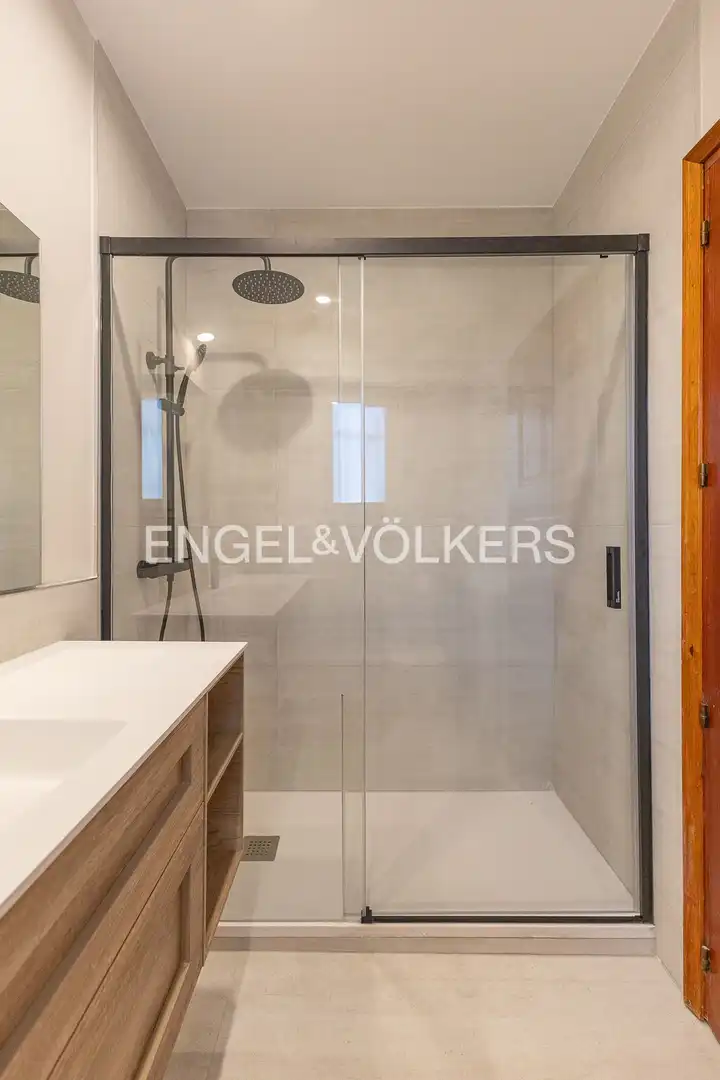 Bathroom of Houses for rent in Madrid  with Air Conditioner, Heating and Private garden