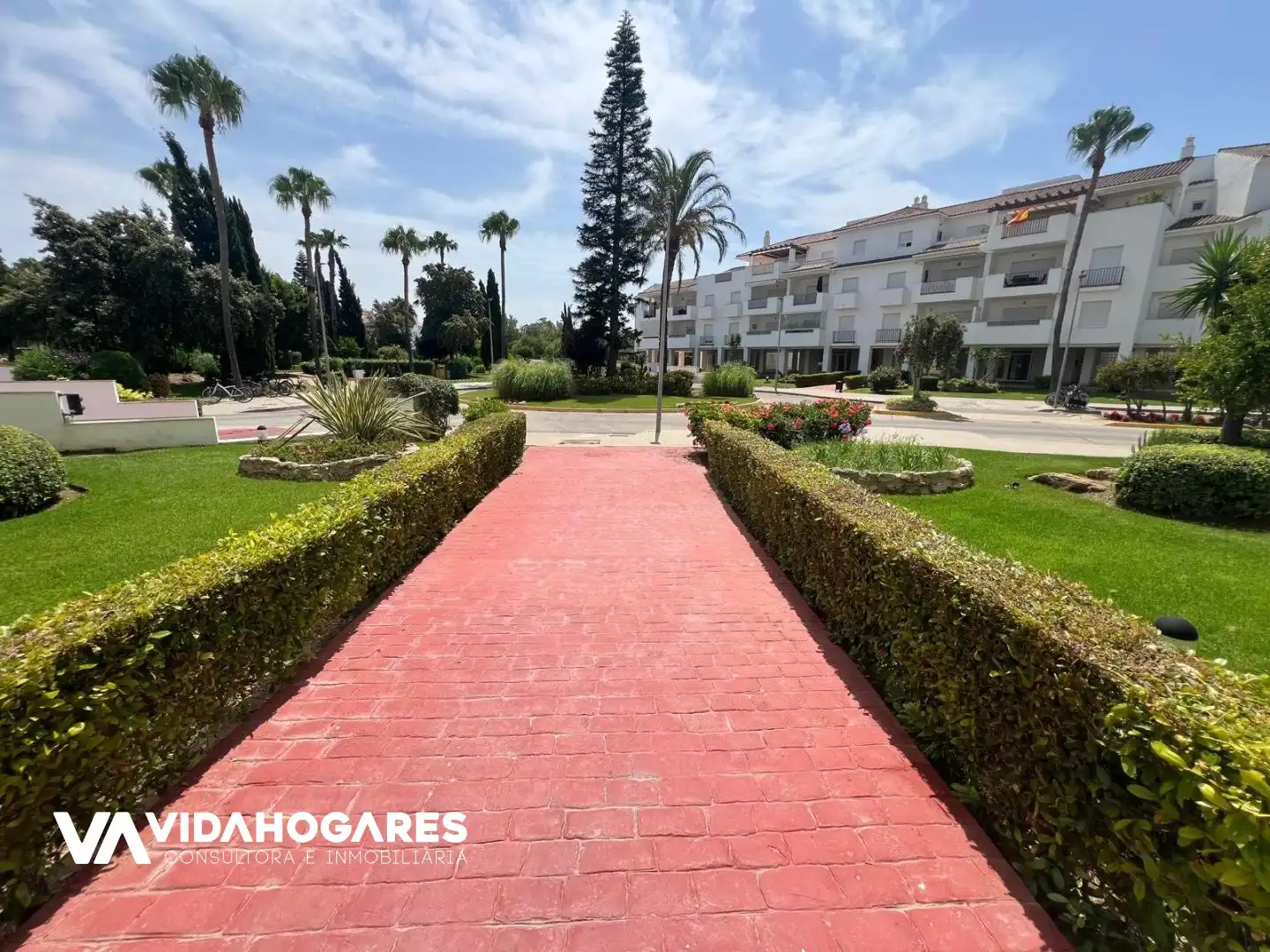 Vista exterior de Pis en venda en Rota amb Terrassa, Piscina i Moblat