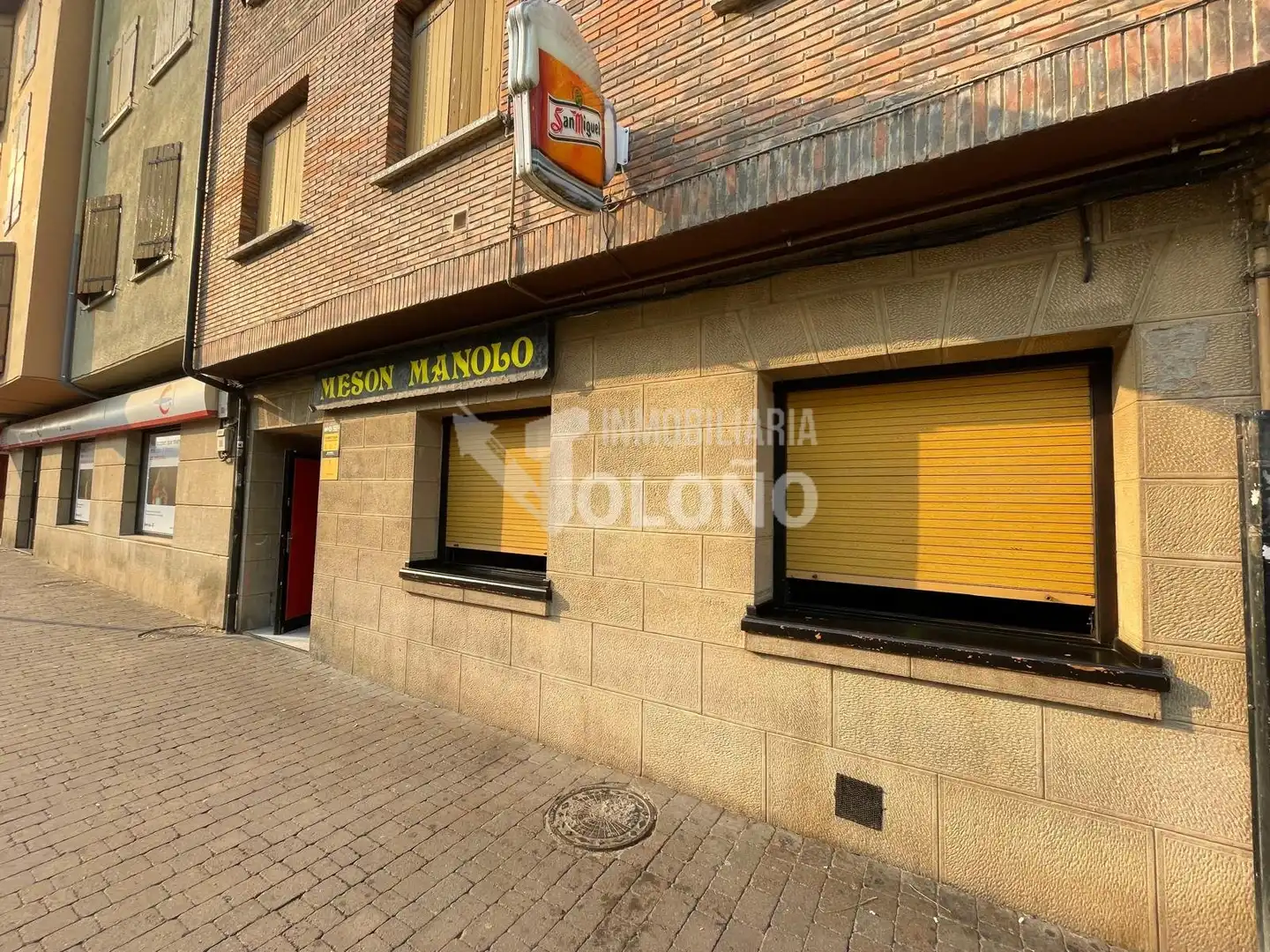 Vista exterior de Local en venda en Casalarreina amb Calefacció, Moblat i Alarma