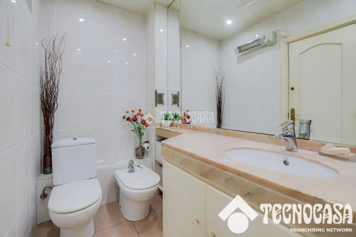 Baño de Ático en venta en Barcelona con Aire acondicionado, Calefacción y Terraza