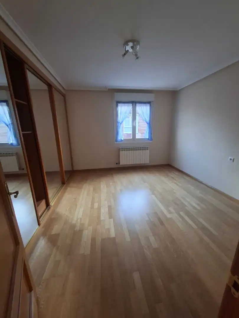 Bedroom of Detached homes for sale in Lardero  with Heating, Parquet flooring and Terrace