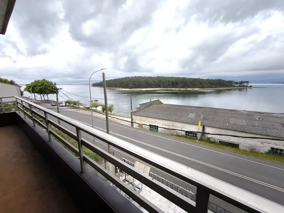 Piso en venta en Vilagarcía de Arousa con Balcón