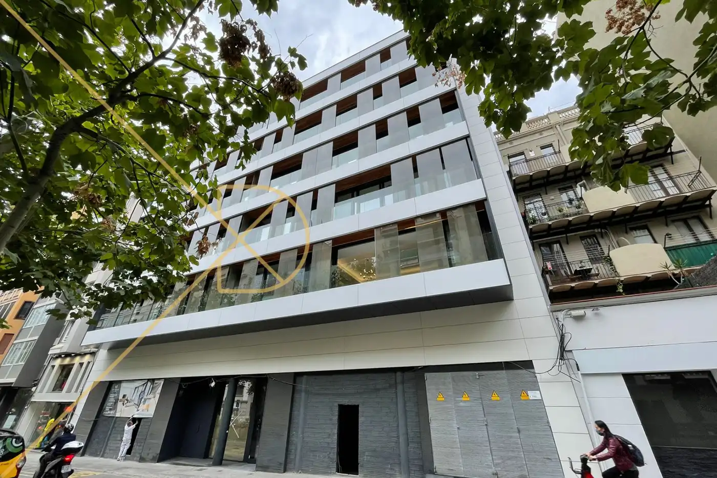 Außenansicht von Wohnung zum Verkauf in Barcelona mit Klimaanlage, Heizung und Parkett