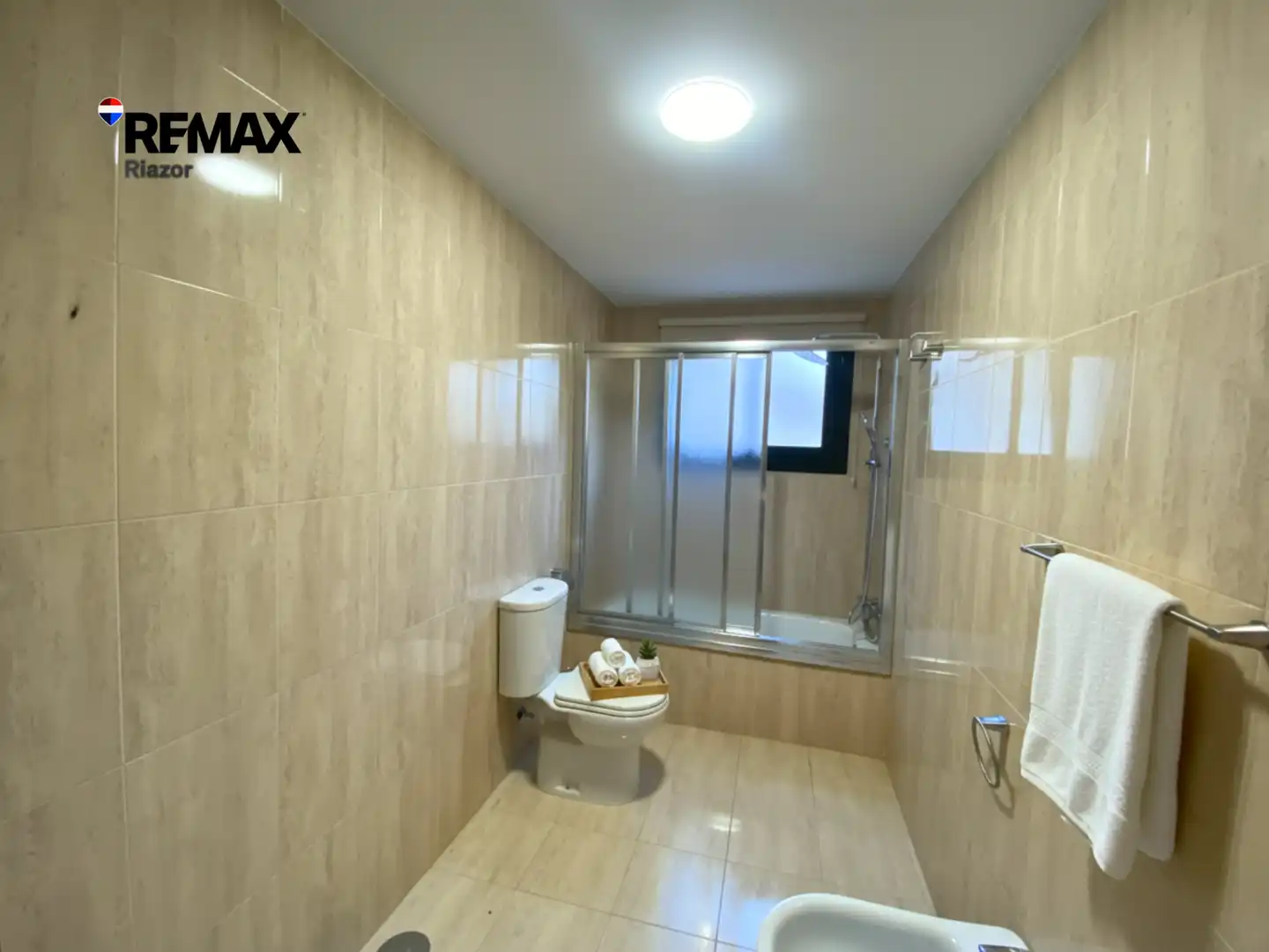 Bathroom of Flat for sale in Lalín  with Heating, Parquet flooring and Storage room