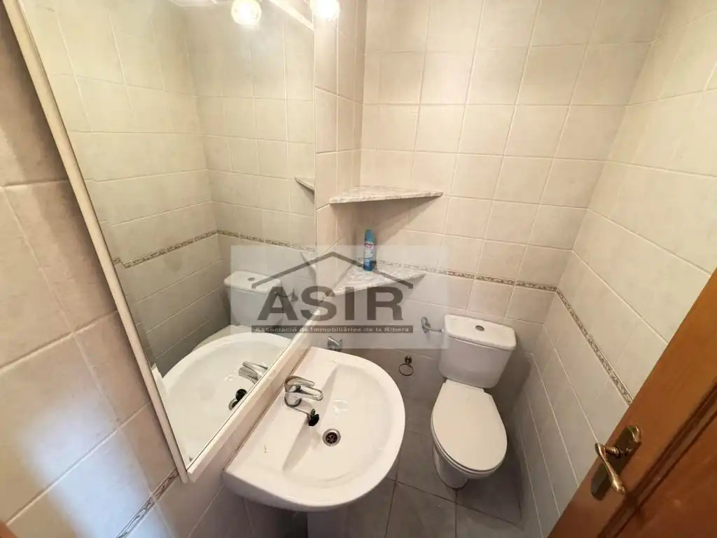 Baño de Piso en venta en Alzira con Balcón