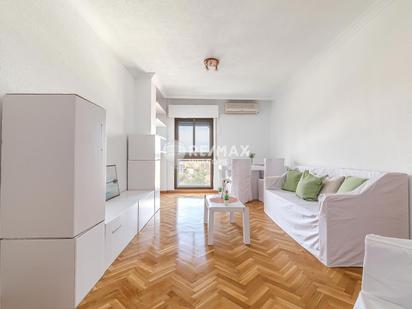 Living room of Flat for sale in  Madrid Capital  with Air Conditioner and Swimming Pool