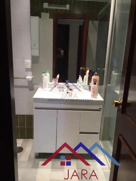 Baño de Piso de alquiler en Jerez de la Frontera con Aire acondicionado, Terraza y Amueblado
