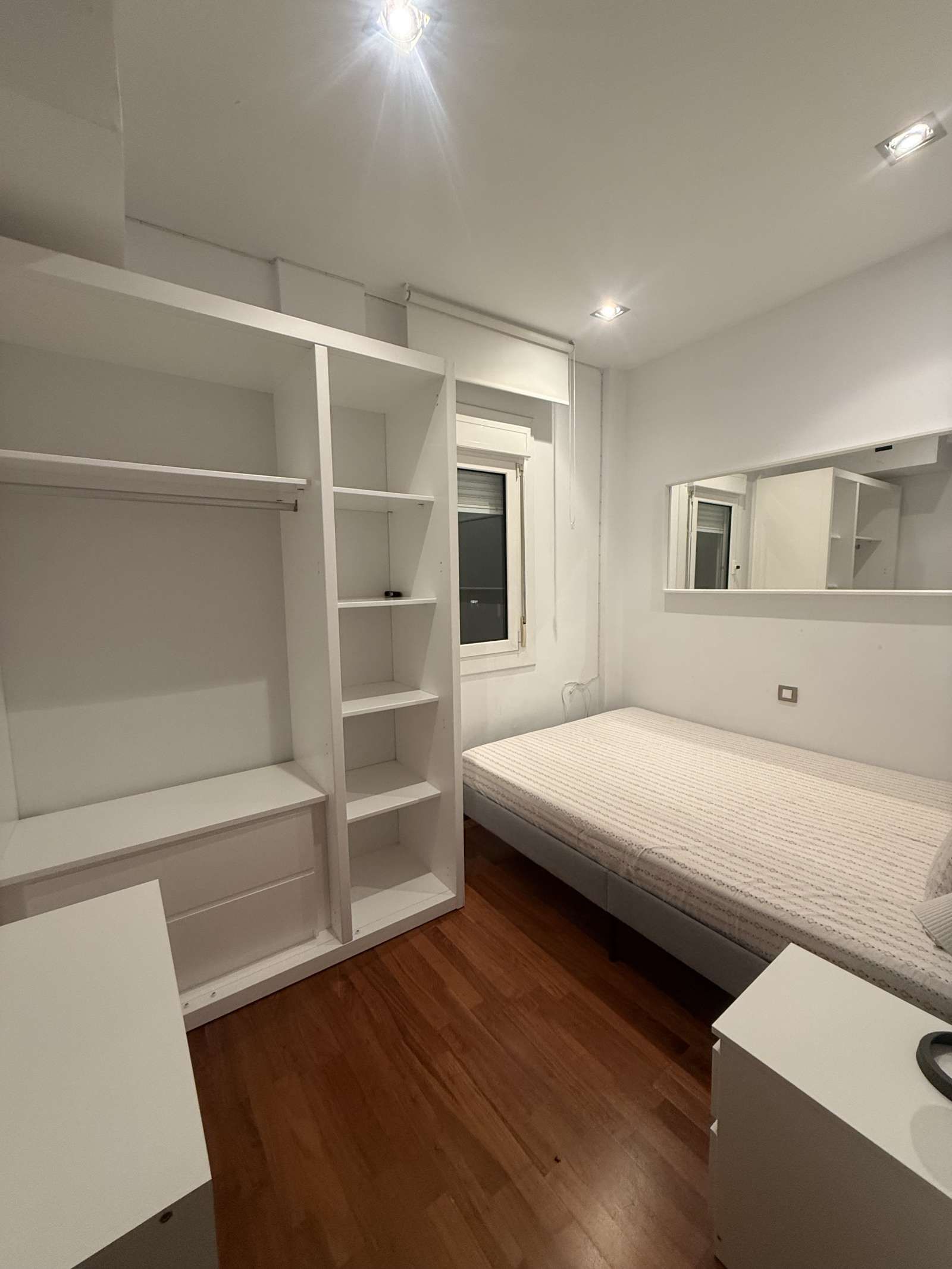 Bedroom of Flat to share in  Barcelona Capital  with Air Conditioner, Heating and Terrace