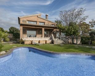 Vista exterior de Finca rústica de lloguer en Jorba amb Aire condicionat, Calefacció i Jardí privat